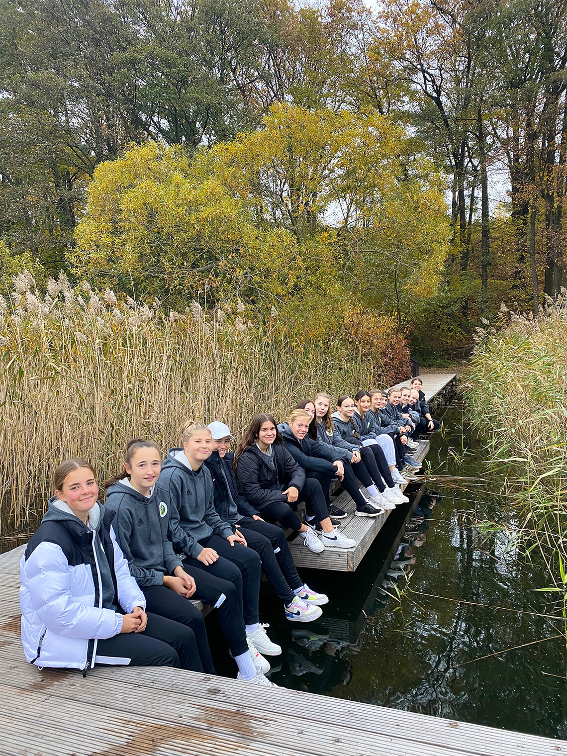 Sachsens U 16-Juniorinnen machen einen Spaziergang.