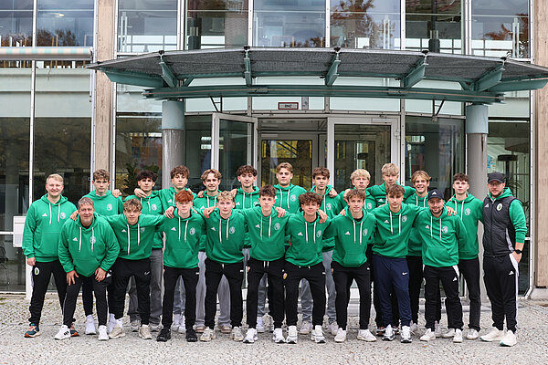 Die U 16-Junioren an der Sportschule Oberhaching. Vielen Dank an den Bayerischen Fußball-Verband für die Fotos. © BFV