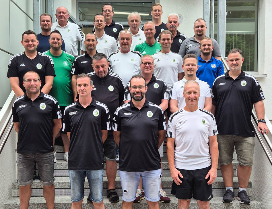 Schiedsrichterbeobachter bei der Einstufungsveranstaltung in der Sportschule Leipzig. © SFV