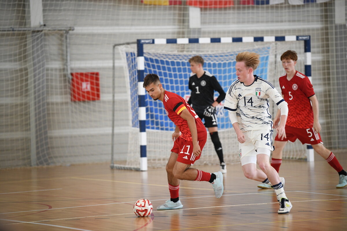 Franz Born (li.) vom Bischofswerdaer FV 08 ist fester Bestandteil der U 19 Futsal-Nationalmannschaft. © Futsal Week