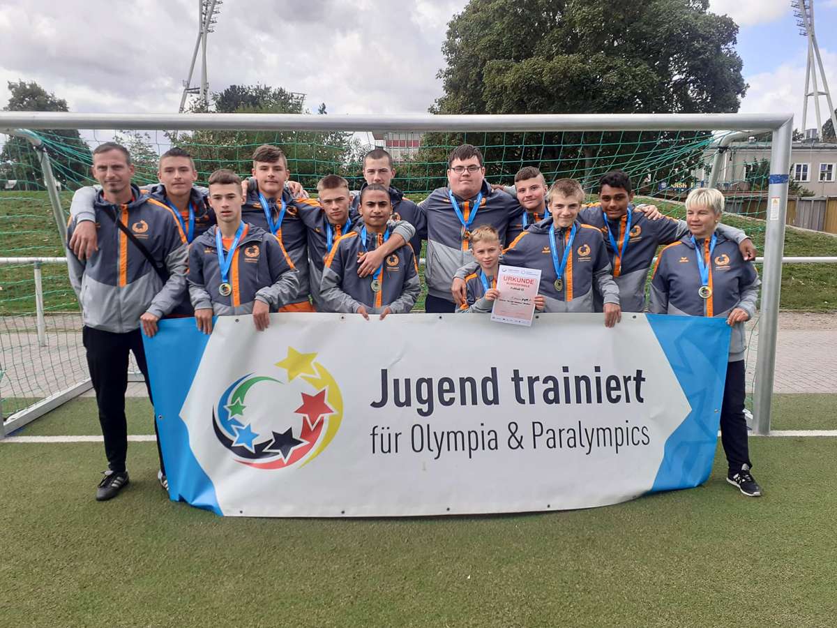 So sehen Sieger aus: Die Schule "An der Nassau" Meißen hat das Bundesfinale von JTFO&P bereits das zweite Mal nach Sachsen geholt. © Schule "An der Nassau"