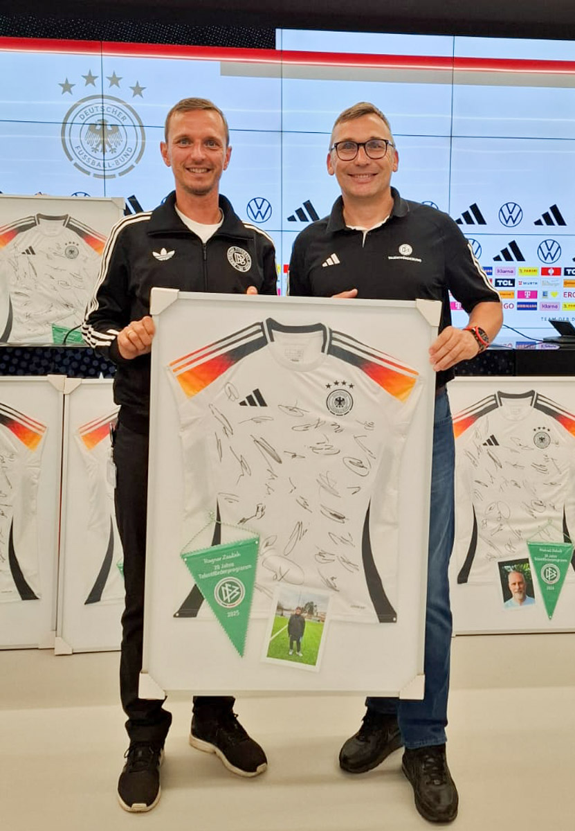 Nico Knaubel und Ragnar Zaulich (re.) bei der Jubiläumsveranstaltung in Frankfurt. © SFV