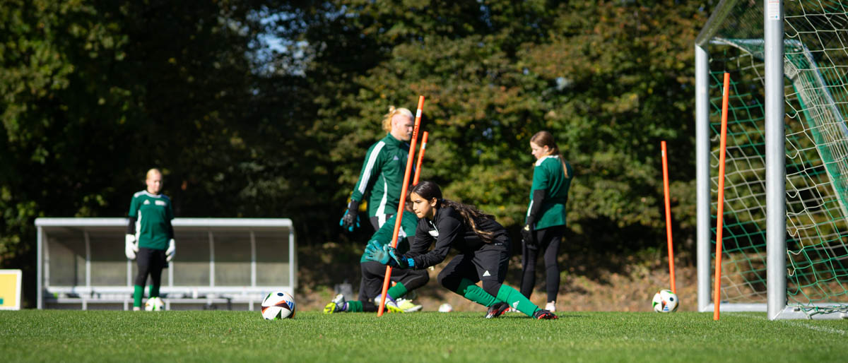 Torhüterinnen beim Training